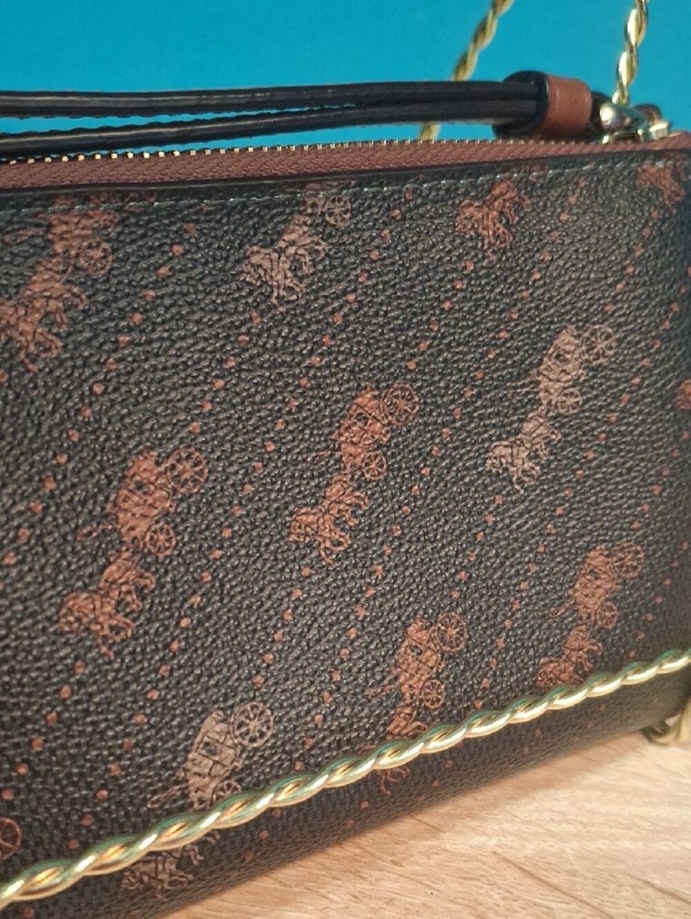Coach Corner ZipWristlet with Horse And Carriage Gold Hardware - Picture 3 of 8
